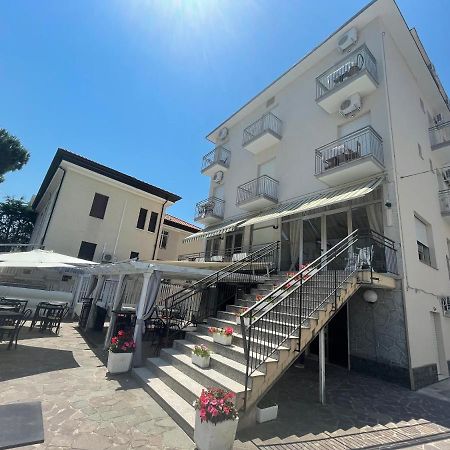Hotel Moroni Rimini Eksteriør bilde