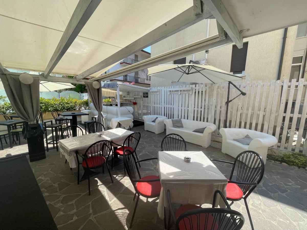 Hotel Moroni Rimini Eksteriør bilde